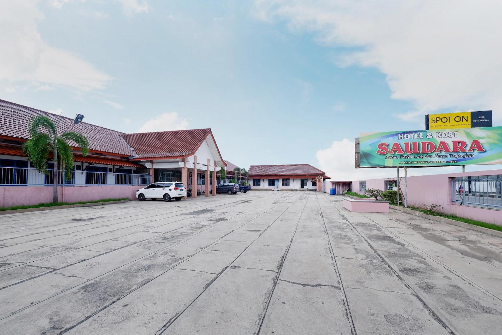 Spot On 2289 Hotel Saudara Tegal  Zewnętrze zdjęcie